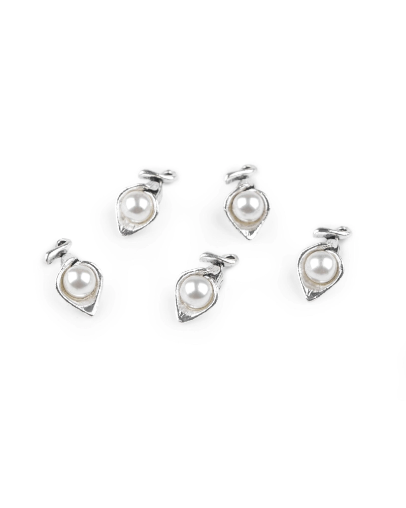 Kovový prívesok / ťaháčik na zips kvet s perlou 3D 9x18 mm - 5 ks | Mimib