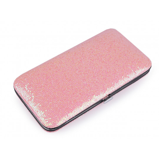 Manikúra v púzdre s glitrami | Mimib